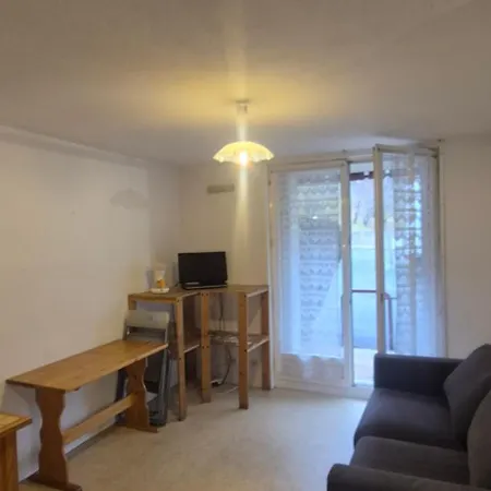 Pirineo Frances 아파트 *