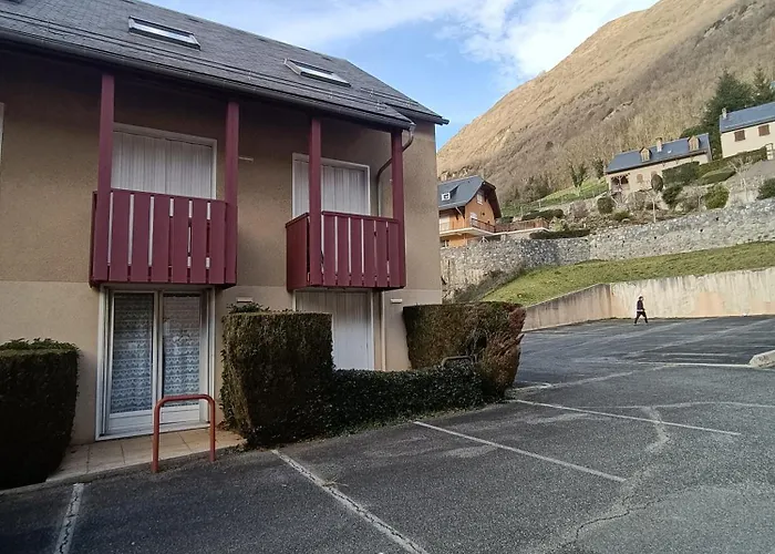 Pirineo Frances 아파트 *