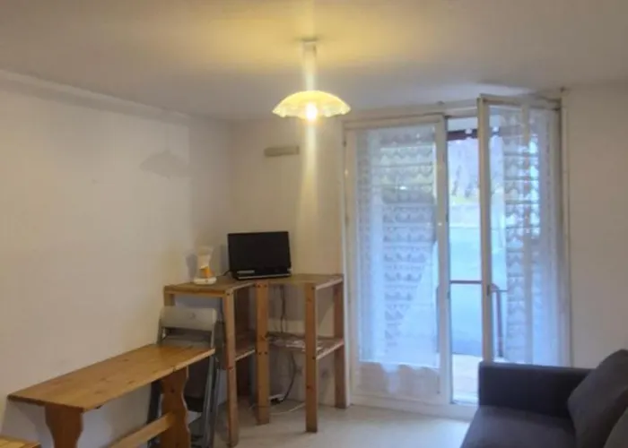 Pirineo Frances 아파트 *